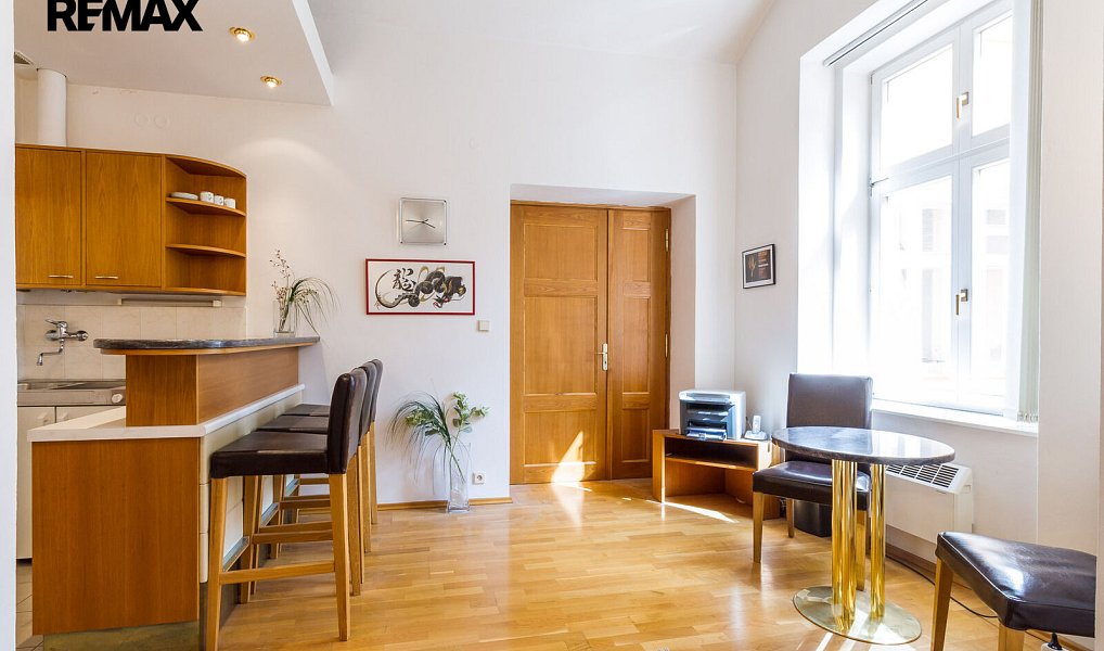 Prodej bytu 2+kk 42 m², Praha – náhled fotky 2