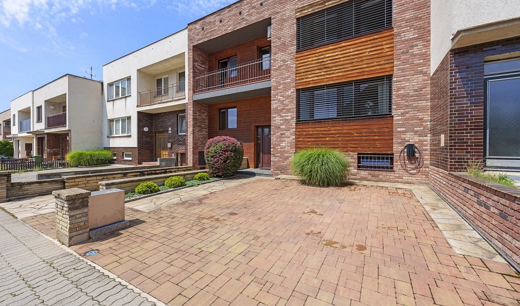 Prodej domu 259 m² s pozemkem 808 m², Hodonín – náhled fotky 17