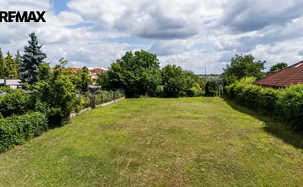 Prodej stavebního pozemku 990 m², Týnec nad Labem, okres Kolín