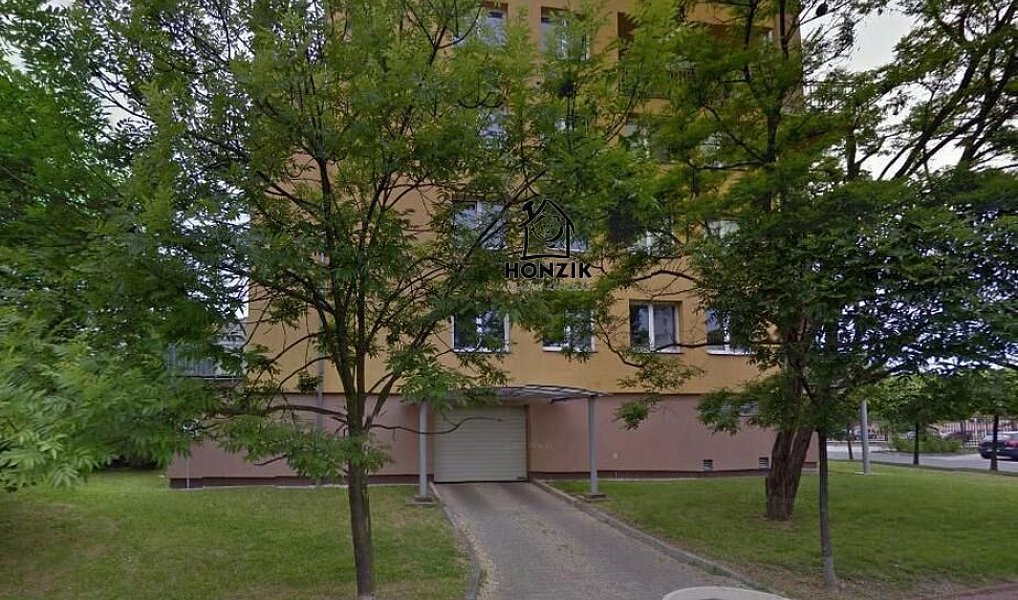 Garážové stání, Praha – náhled fotky 2