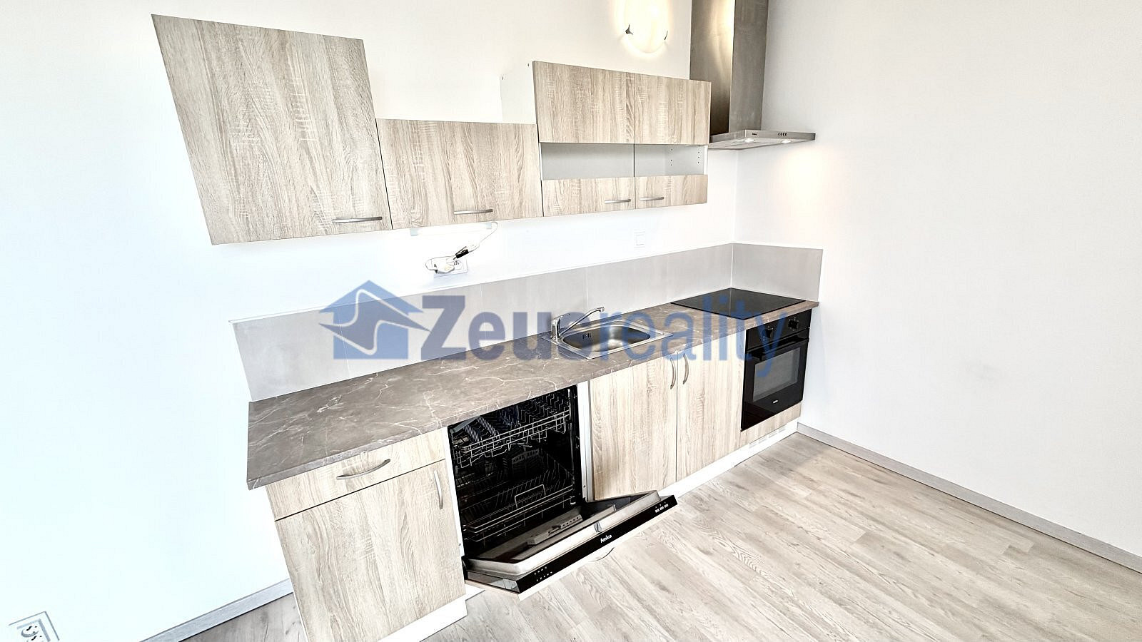 Pronájem bytu 1+kk 46 m² — photo 2