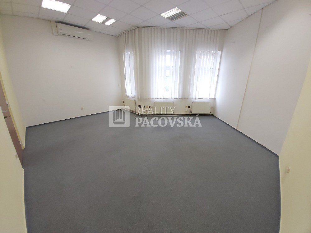 Pronájem kanceláře 27 m² – pohled 4
