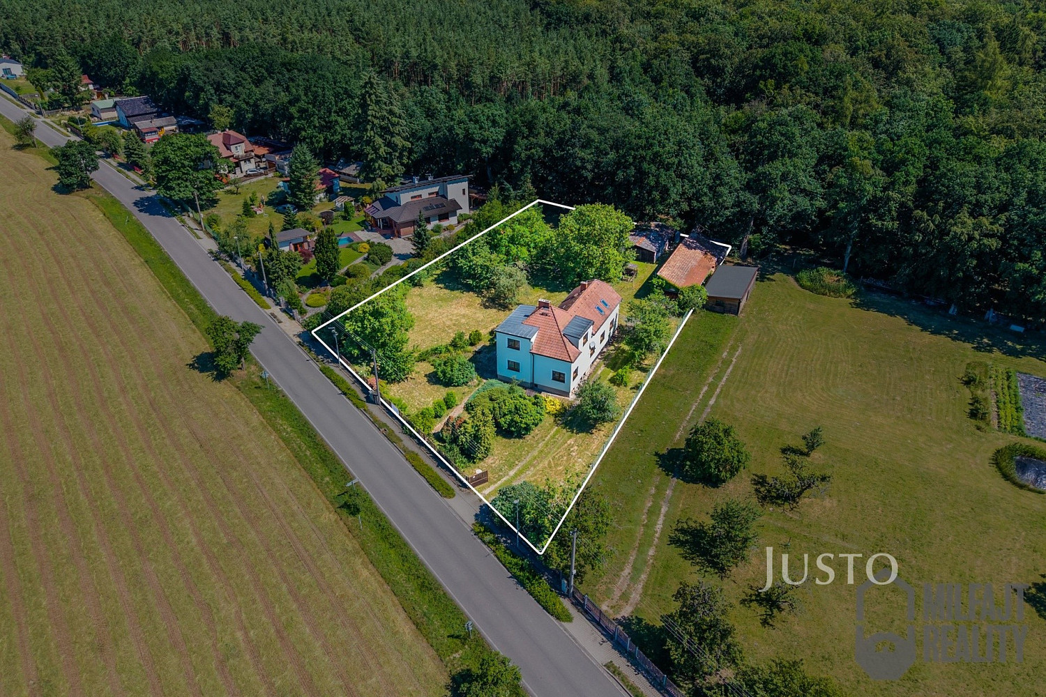 Prodej domu 250 m² s pozemkem 2 877 m²