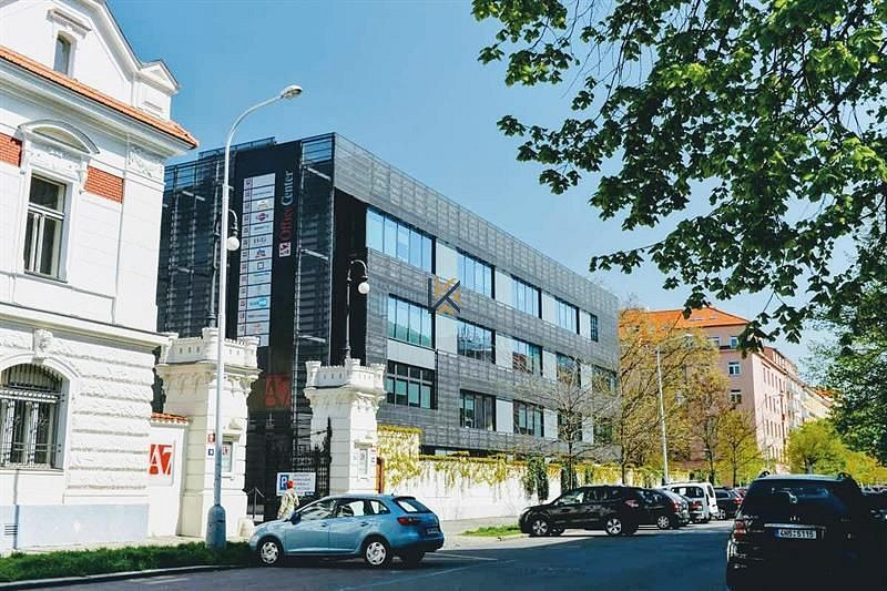 Pronájem kanceláře 350 m² – fotografie 5