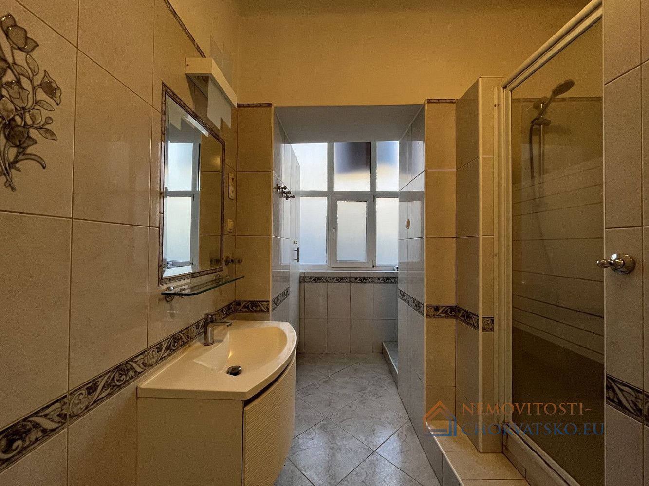 Pronájem bytu 1+kk 56 m² - Więcej