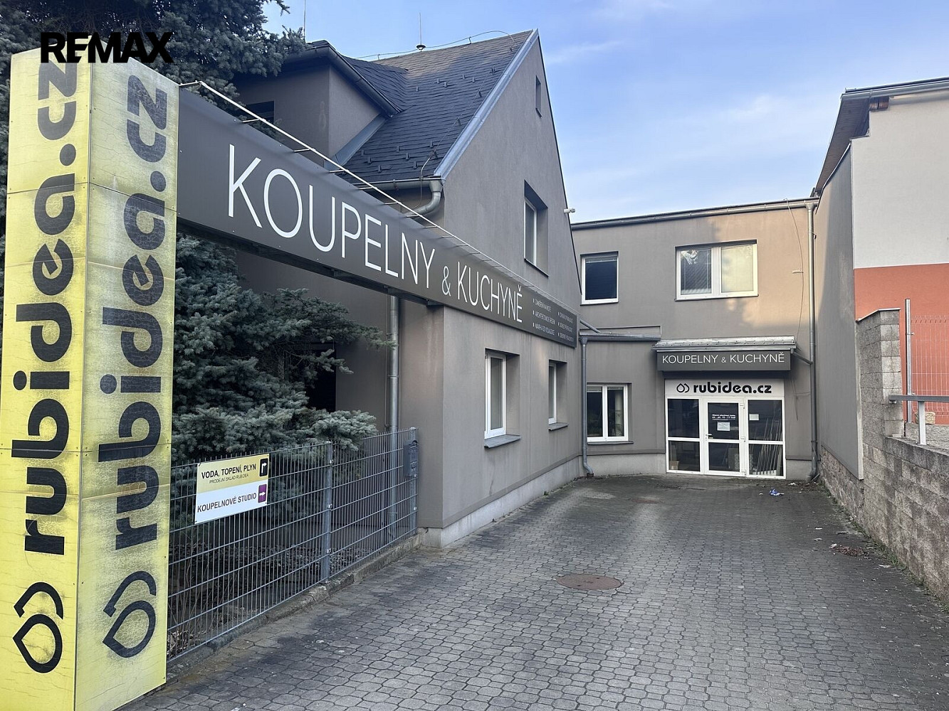 Pronájem obchodních prostor 407 m² – fotografie 2
