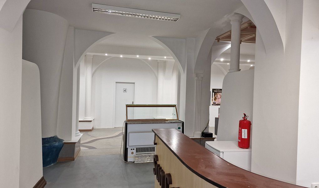 Pronájem obchodních prostor 400 m², Cheb – náhled fotky 12