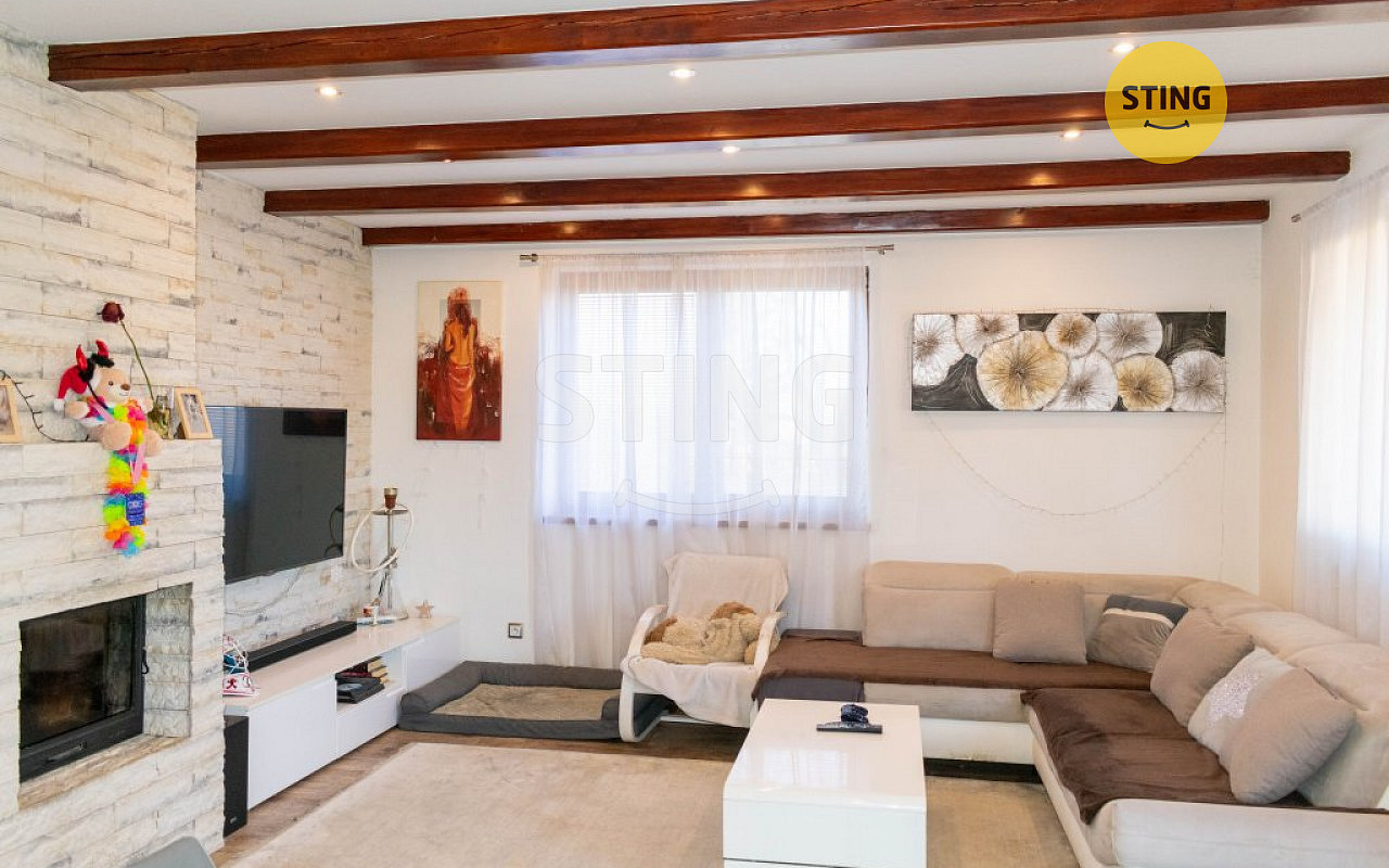 Prodej domu 170 m² s pozemkem 1 056 m²