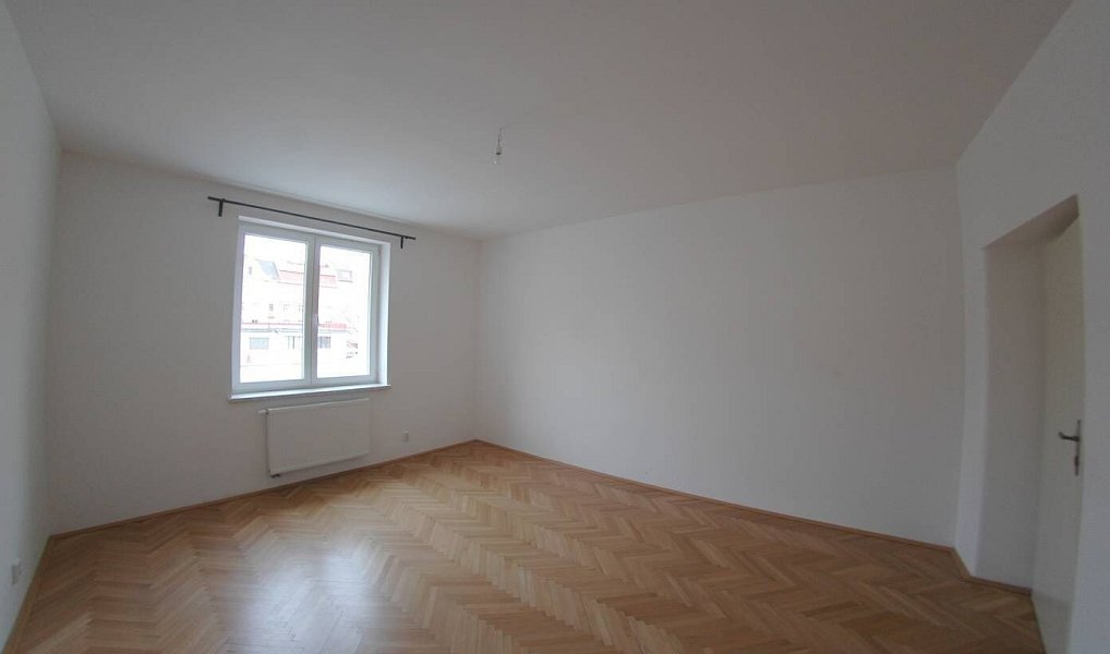Pronájem bytu 2+1 78 m², Plzeň – náhled fotky 3