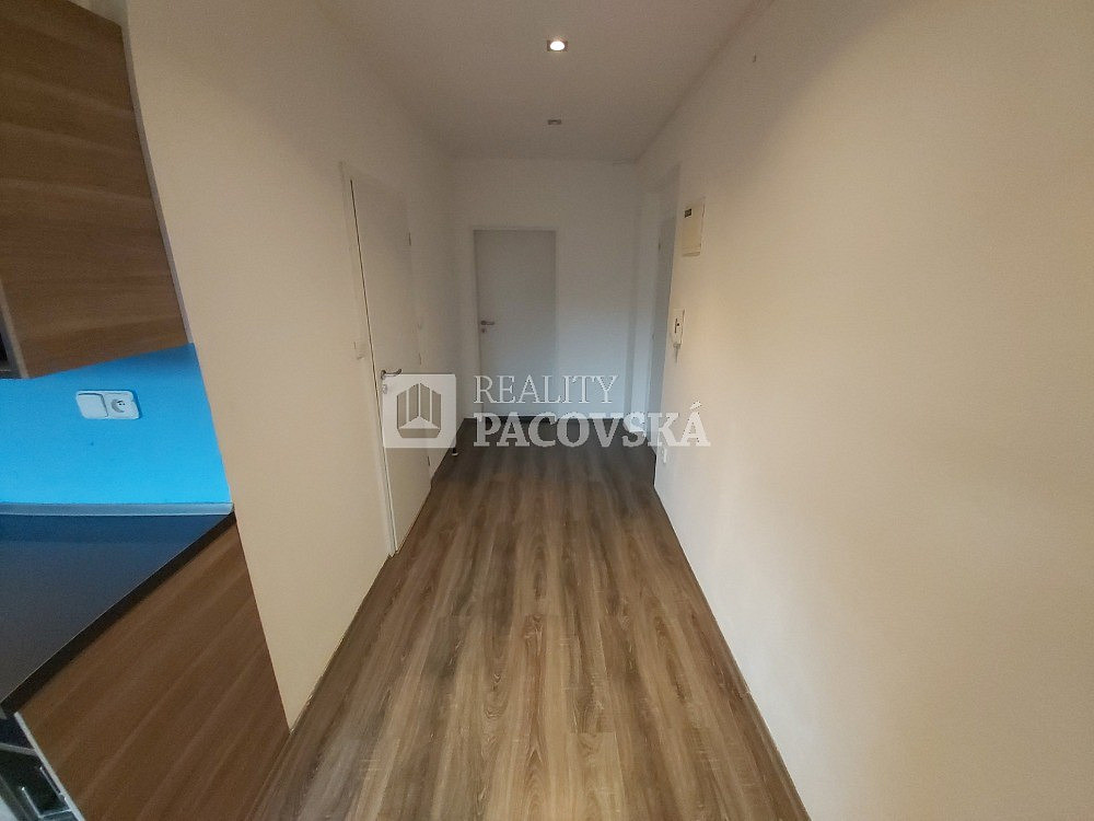 Pronájem bytu 2+1 61 m² – fotografie 3