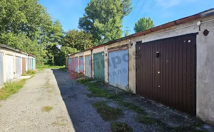 Prodej Garáže 18m2, lokalita u Kauflandu - Mělník, Bezručova, Mělník
