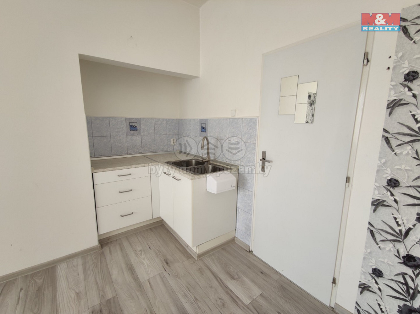 Pronájem obchodních prostor 24 m² – fotografie 4