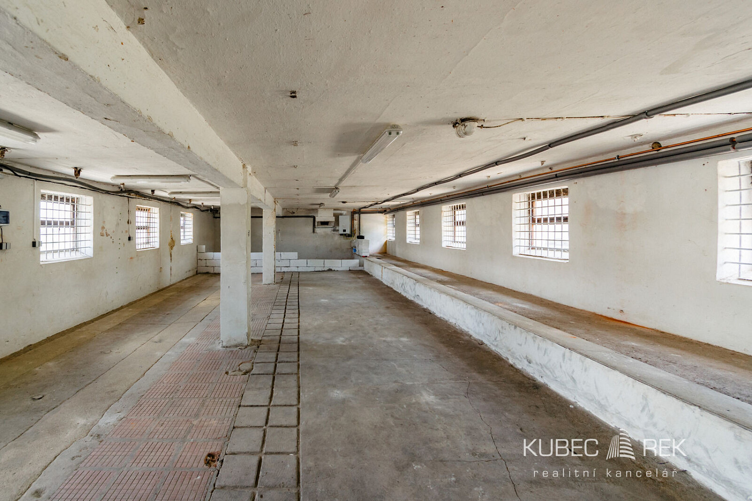 Pronájem skladovacích prostor 185 m² – fotografie 3