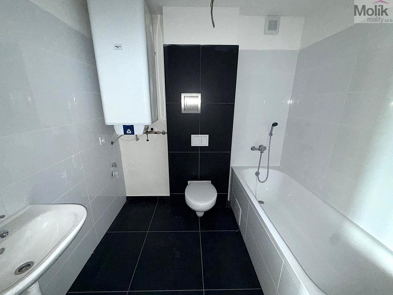 Pronájem bytu 2+kk 50 m² – fotografie 4