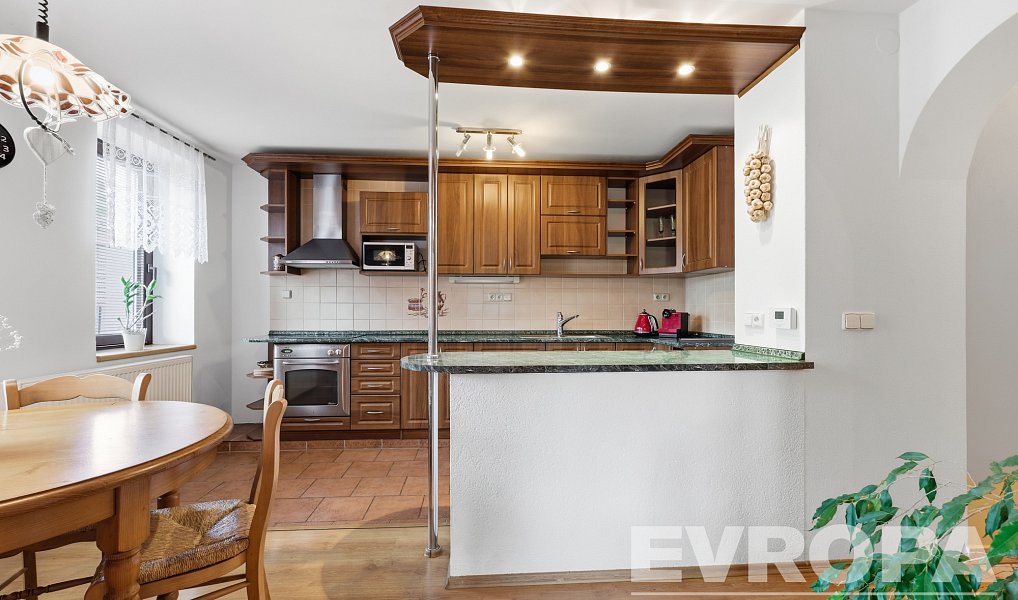 Prodej domu 155 m² s pozemkem 1 058 m², Roudnice – náhled fotky 4