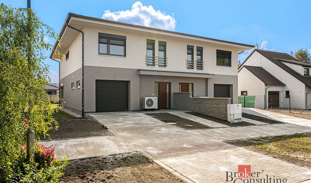 Prodej bytu 5+kk 160 m², Milovice – náhled fotky 31