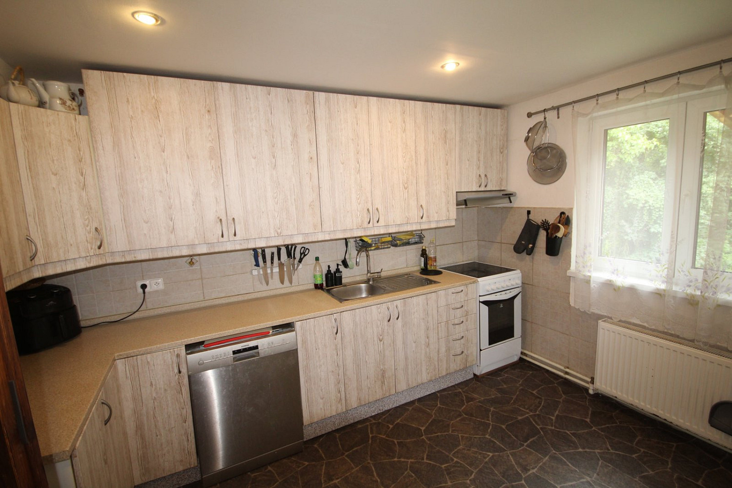 Prodej domu 466 m² s pozemkem 1 305 m² – fotografie 2