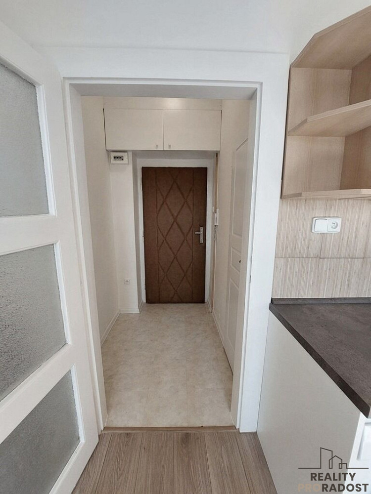 Pronájem bytu 1+kk 26 m² – fotografie 4