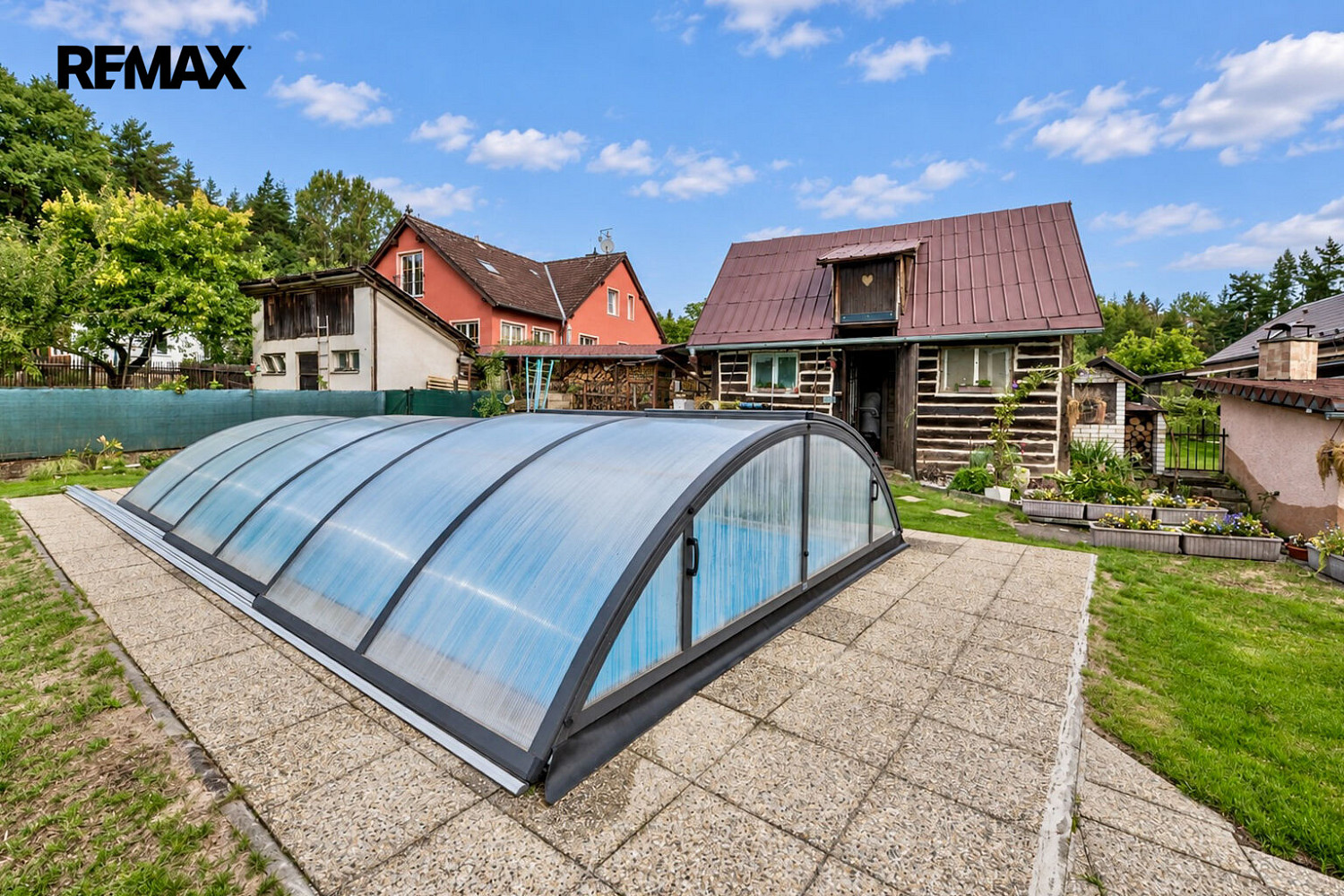 Prodej domu 290 m² s pozemkem 877 m² – fotografie 2