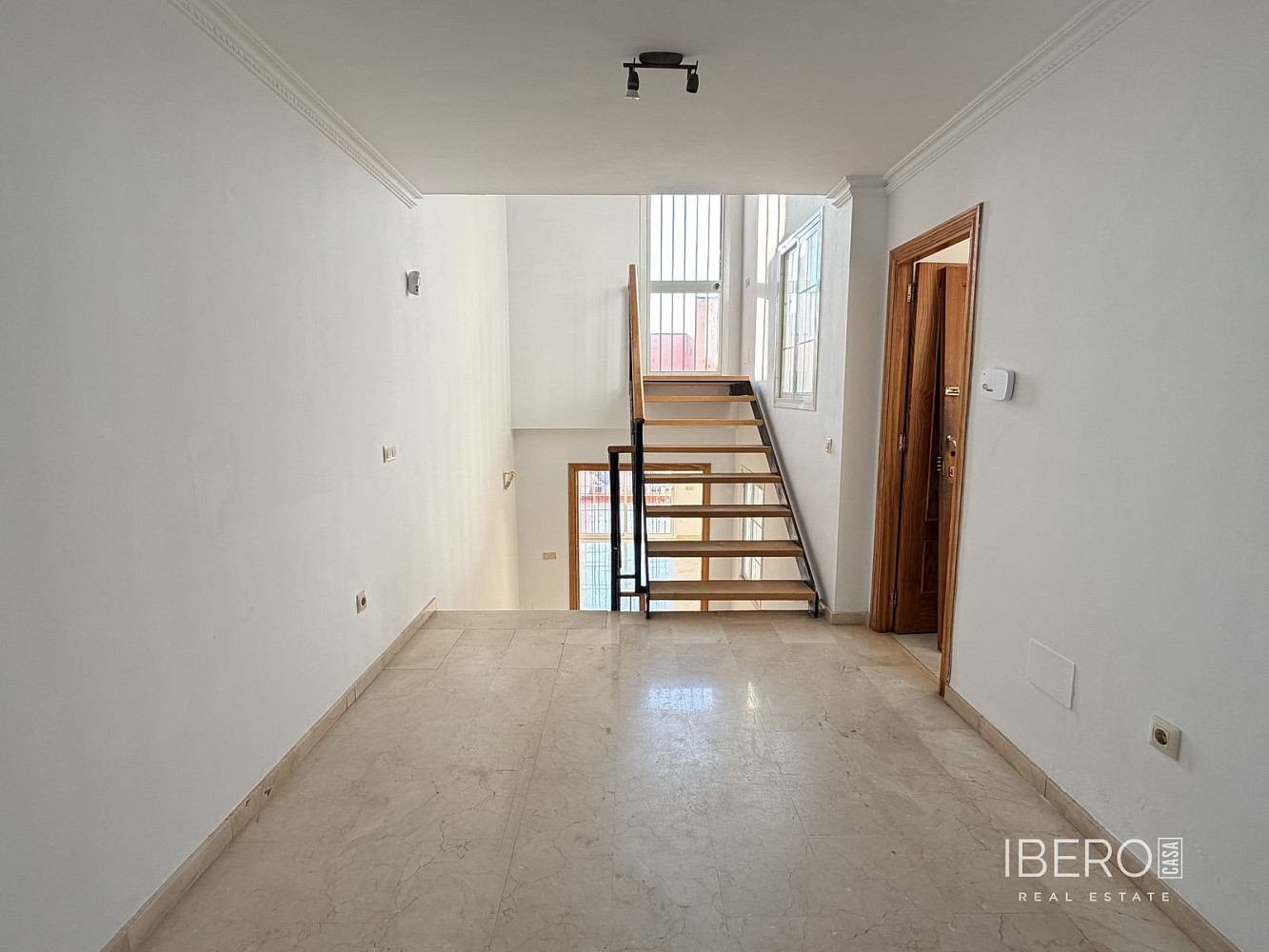 Prodej domu 406 m² s pozemkem 330 m² — photo 2