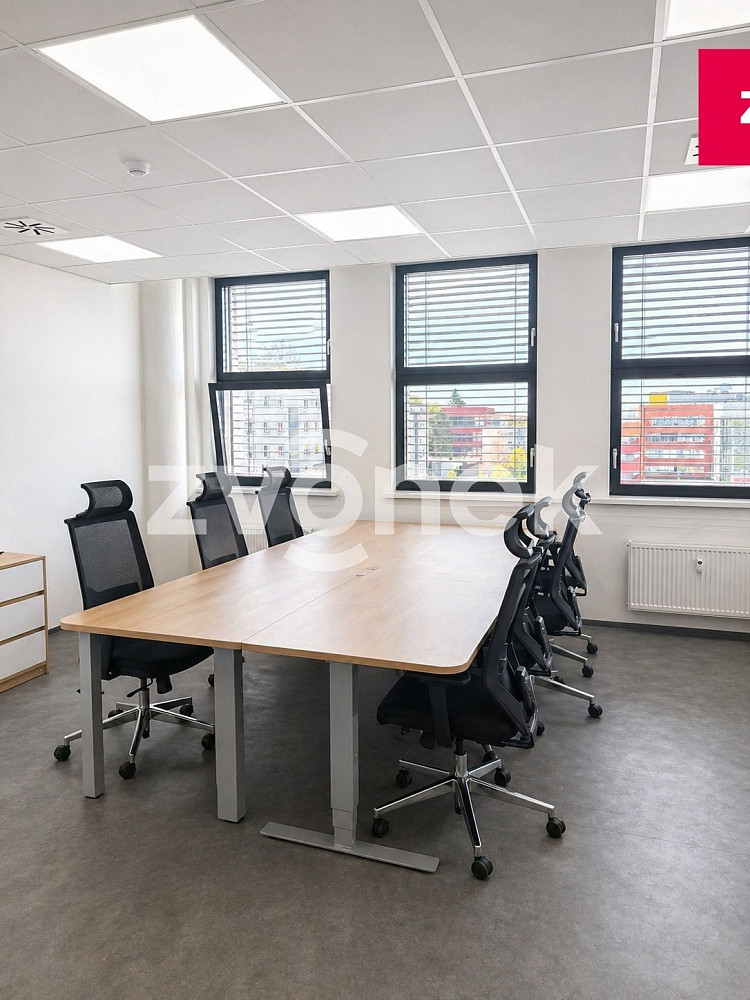 Pronájem kanceláře 36 m² – fotografie 4