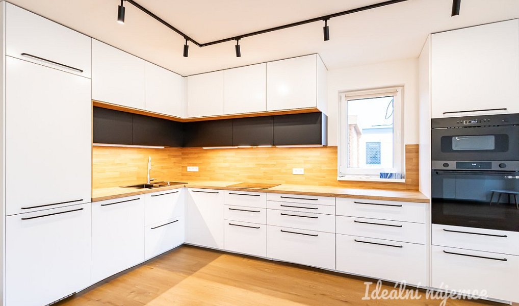 Pronájem domu 120 m² s pozemkem 640 m², Kubišova, Horoušany, okres Praha-východ