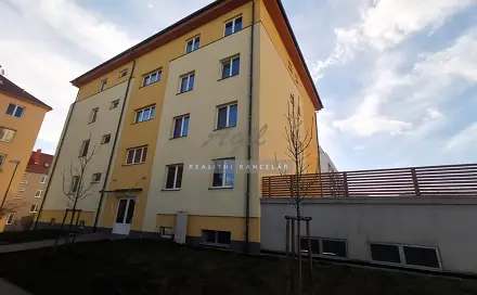 Pronájem bytu 1+kk 38 m², Šlapanice, okres Brno-venkov