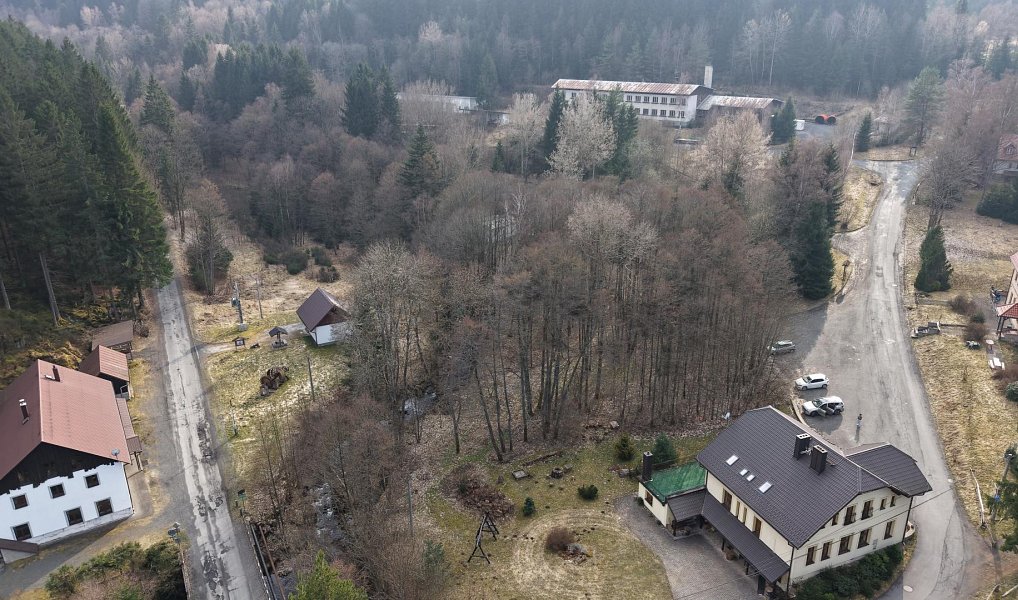 Prodej stavebního pozemku 1 000 m², Hamry – náhled fotky 3