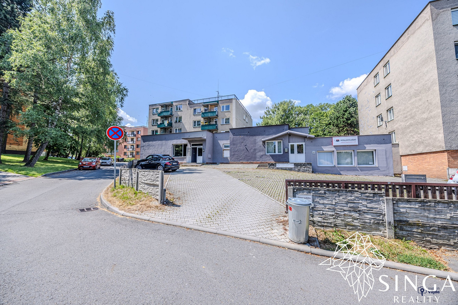 Pronájem obchodních prostor 330 m²