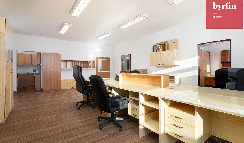 Prodej výrobních prostor 12 420 m², Krnov – náhled fotky 19