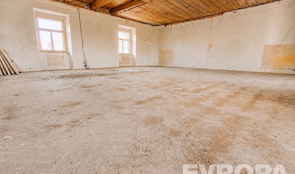 Prodej domu 631 m² s pozemkem 856 m², Uzeničky – náhled fotky 9
