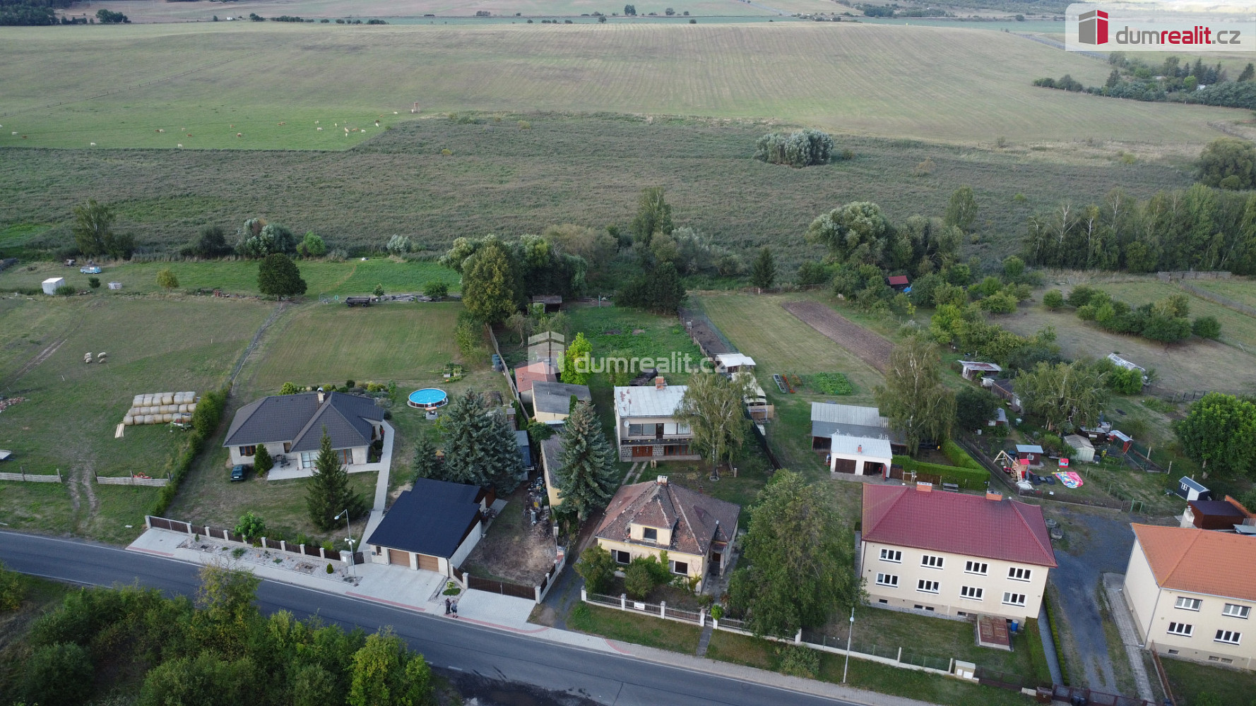 Prodej stavebního pozemku 810 m² – fotografie 5