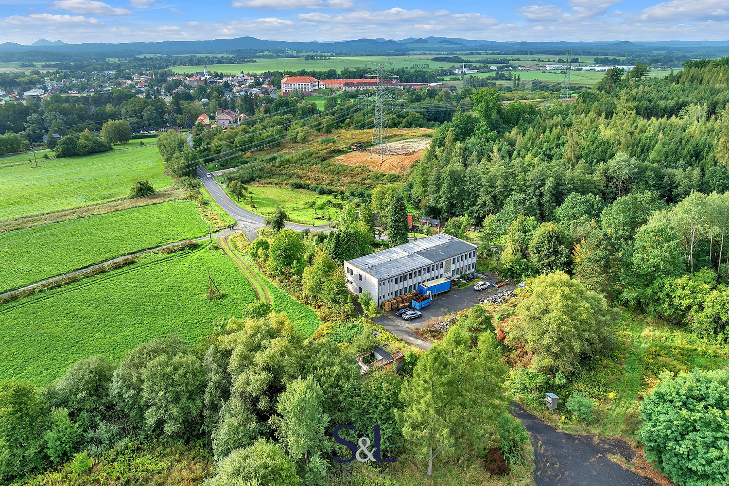 Prodej výrobních prostor 680 m²
