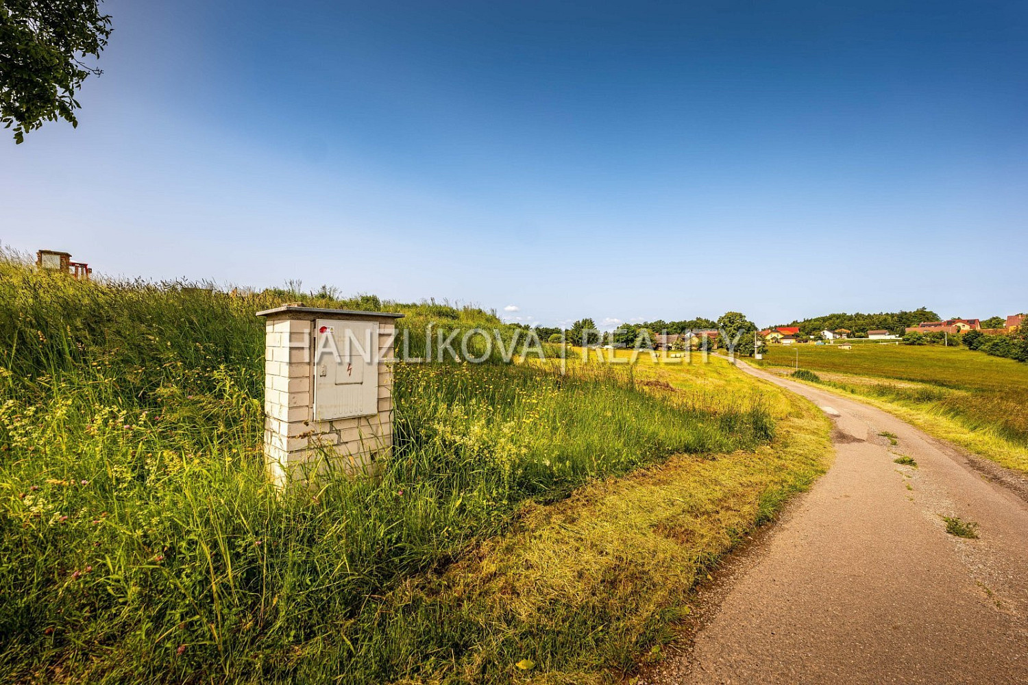 Prodej stavebního pozemku 837 m² – fotografie 4