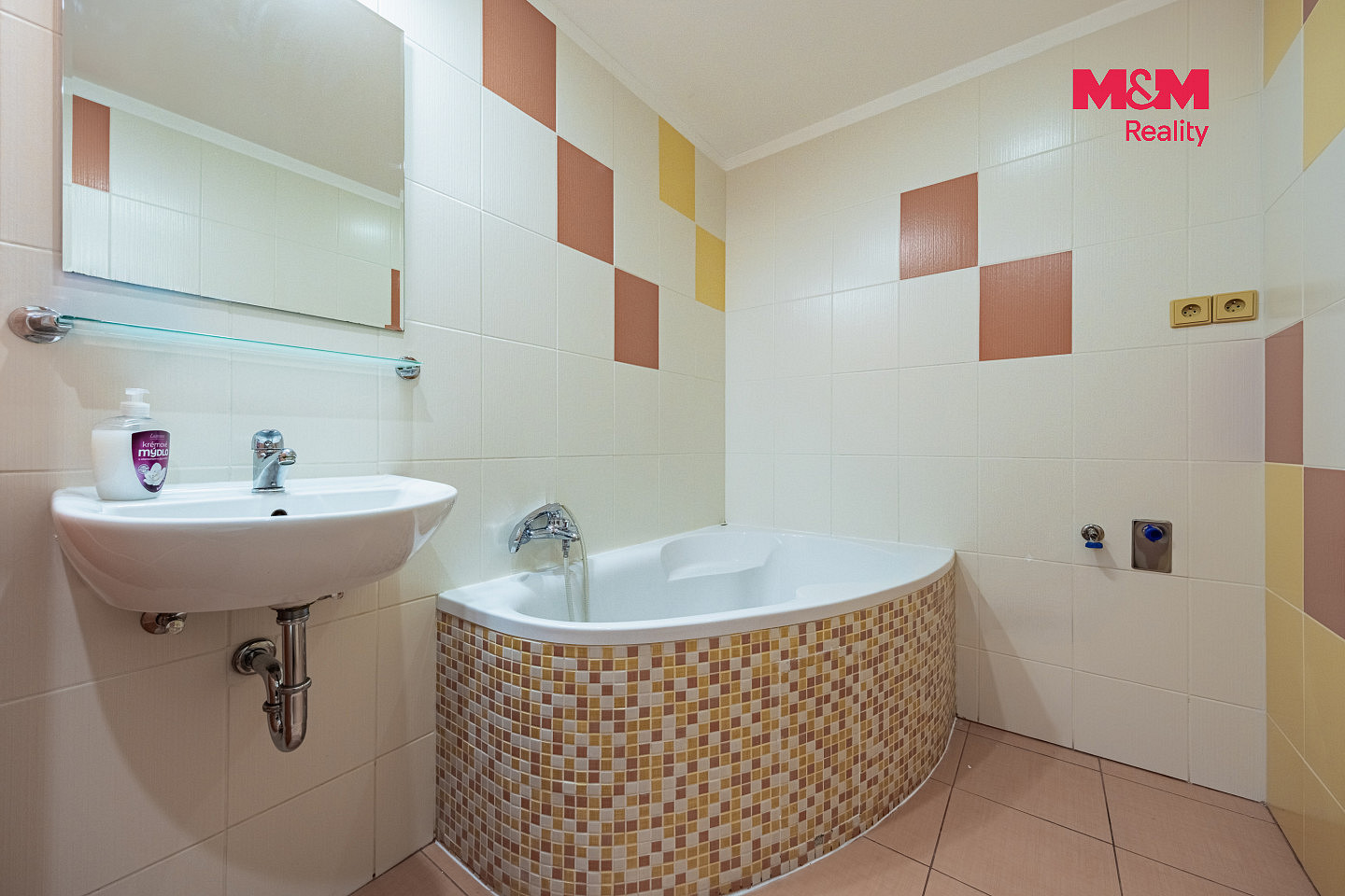 Prodej bytu 2+1 63 m² — photo 4