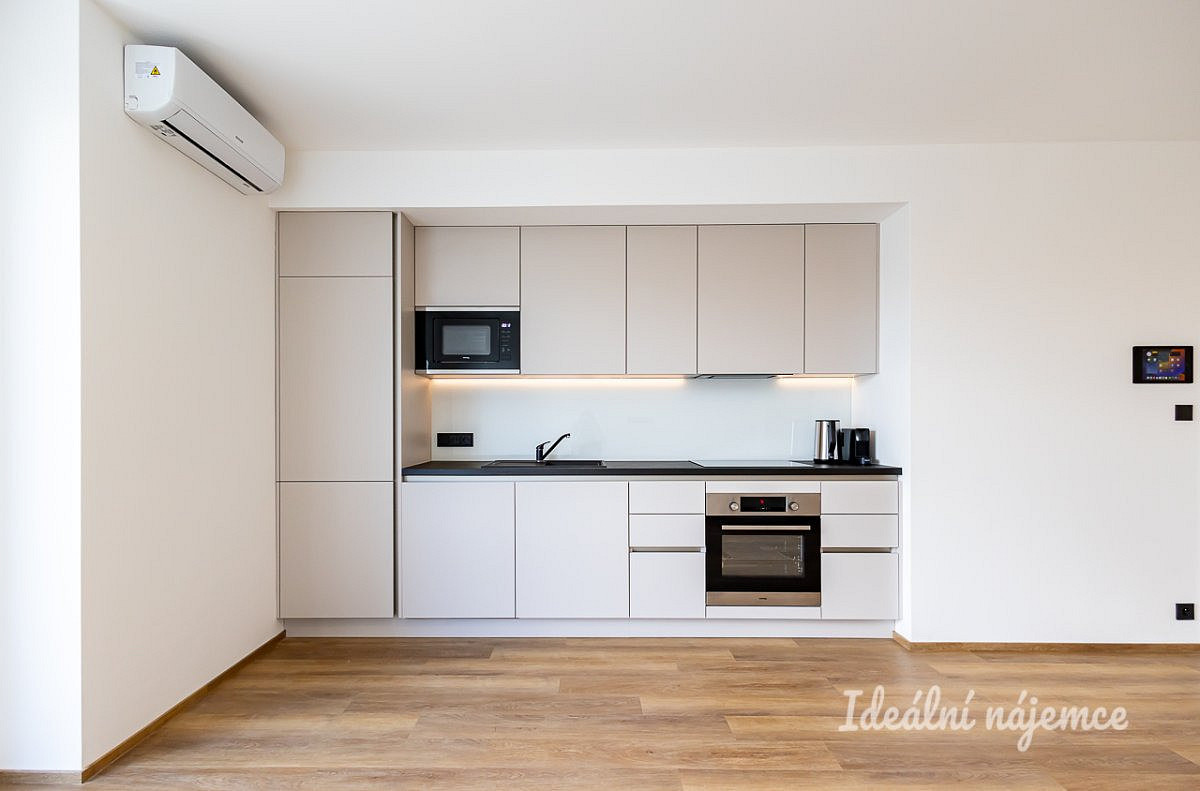 Pronájem bytu 2+kk 56 m² – fotografie 2