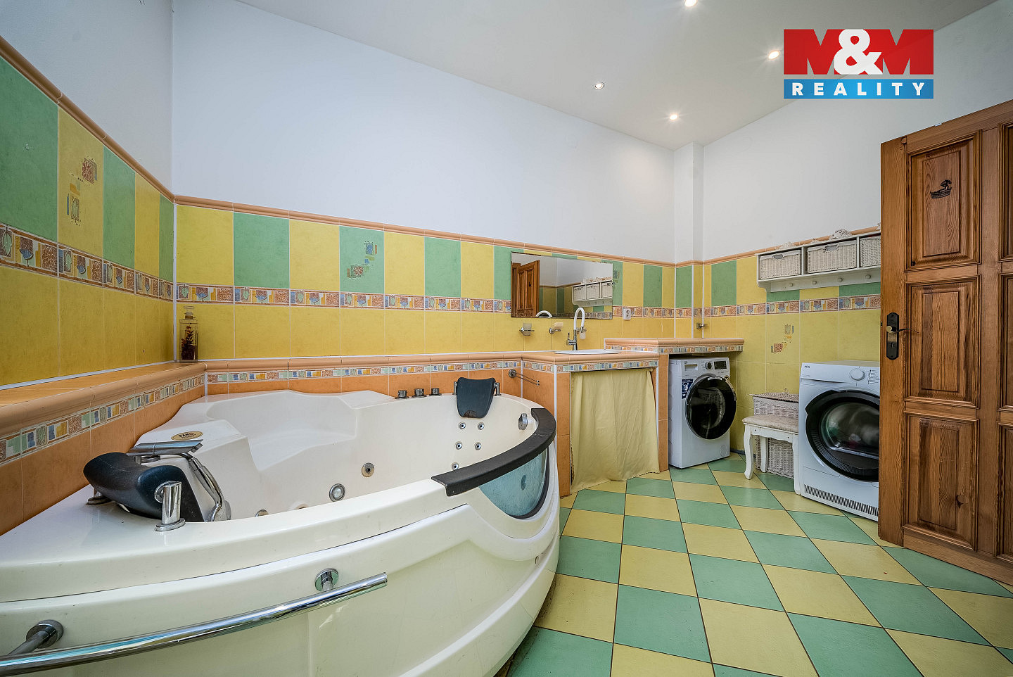 Prodej domu 1 190 m² s pozemkem 4 299 m² — photo 5