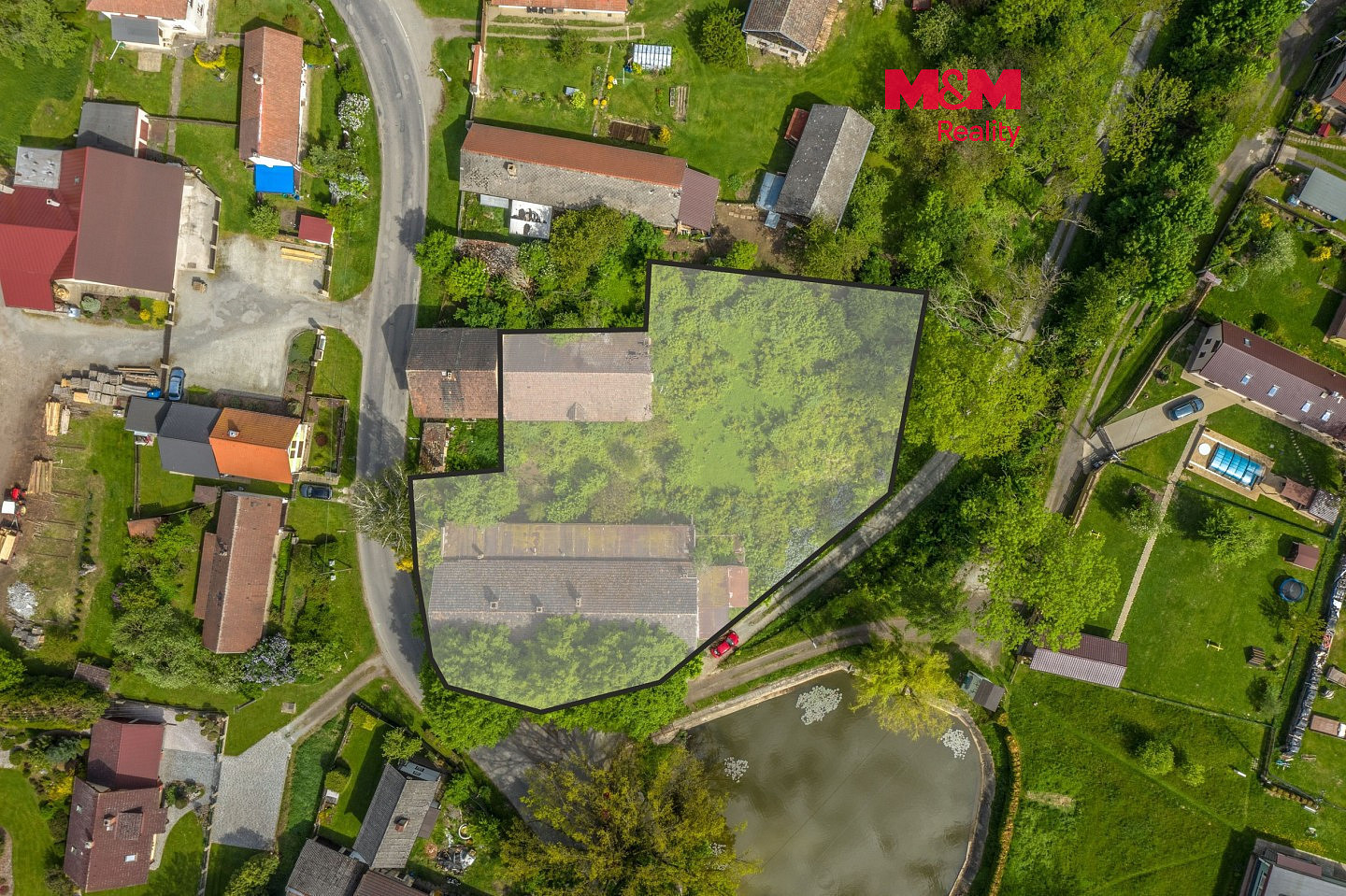 Prodej domu 300 m² s pozemkem 2 458 m²