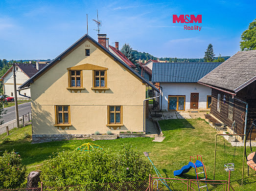 Prodej domu 260 m² s pozemkem 1 417 m²