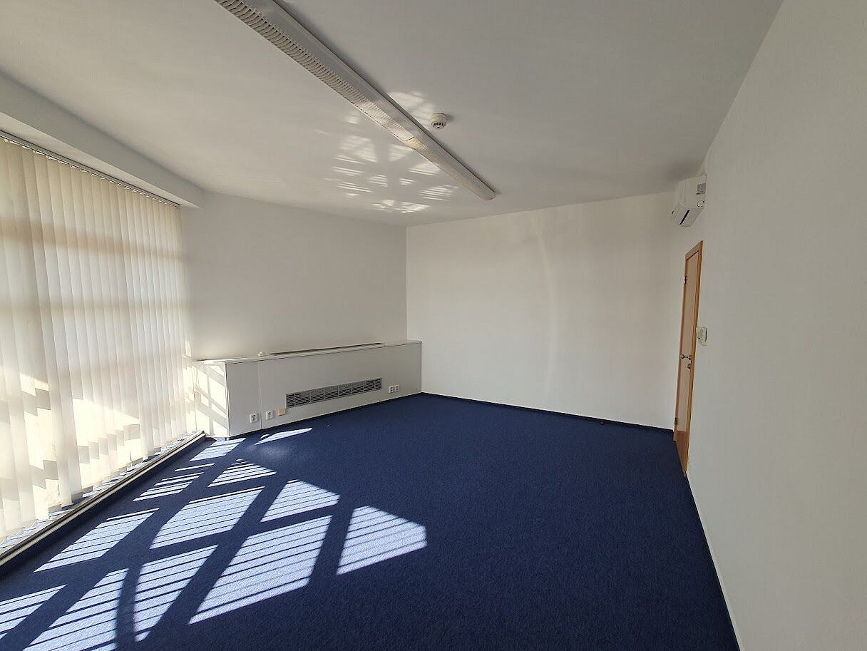Pronájem kanceláře 65 m² — photo 5
