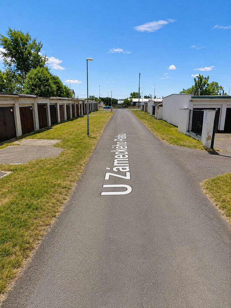 Prodej zděné garáže 28 m² s elektřinou – Litvínov, ul. U Zámeckého parku.