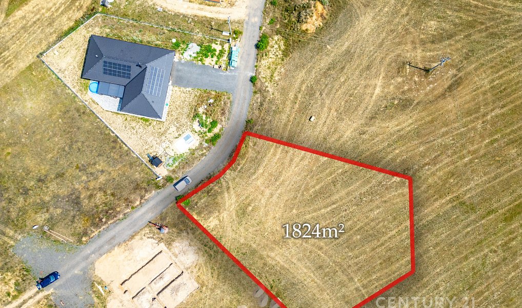 Prodej stavebního pozemku 1 824 m², Hajany – náhled fotky 3