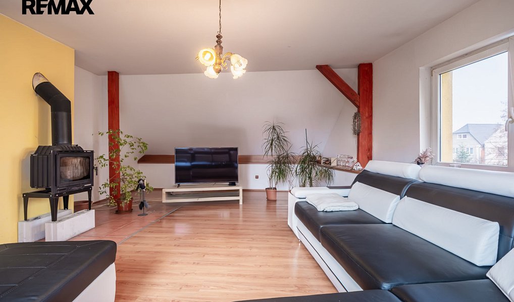 Prodej domu 350 m² s pozemkem 1 872 m², Spořice – náhled fotky 36