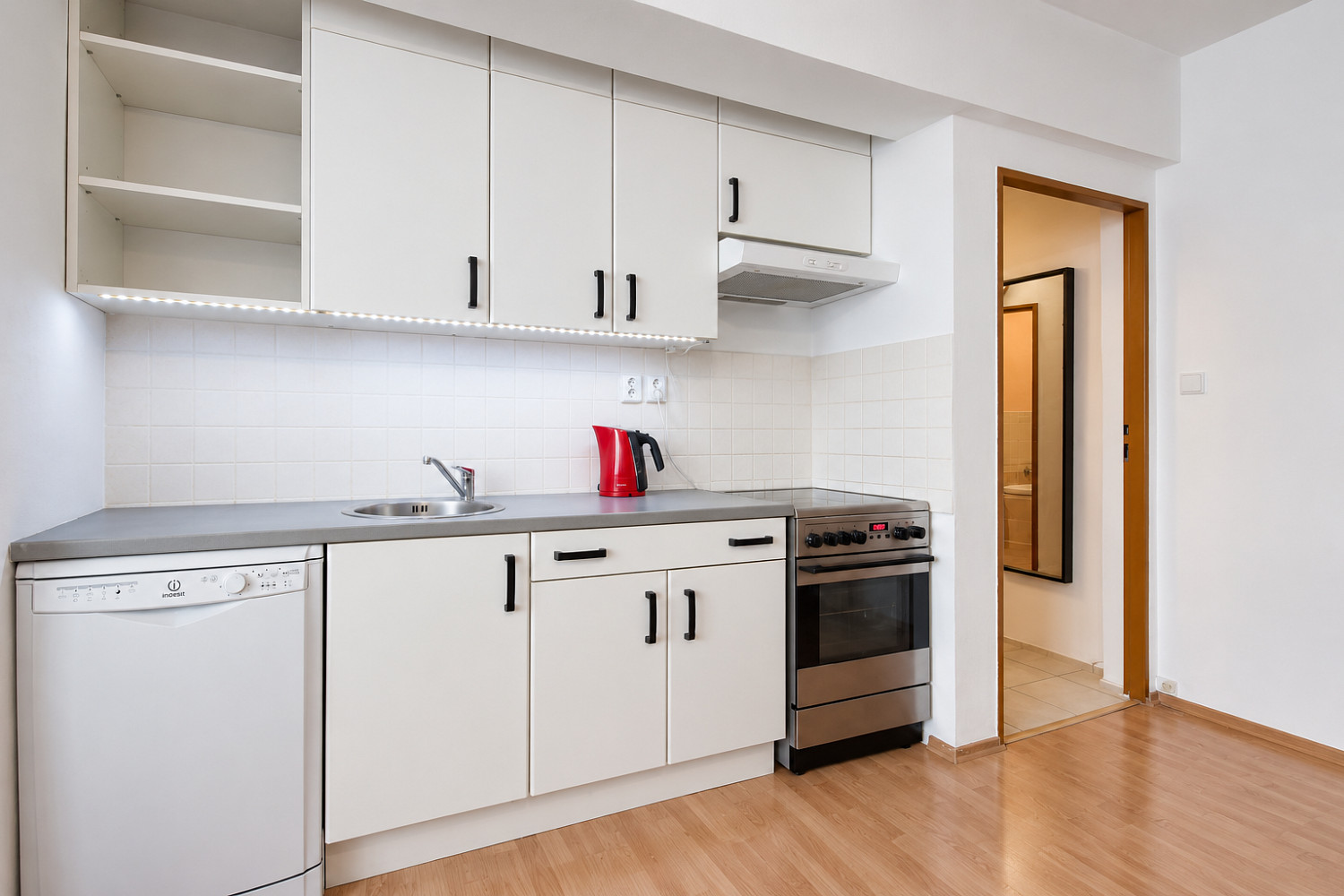 Pronájem bytu 2+kk 42 m² – fotografie 3