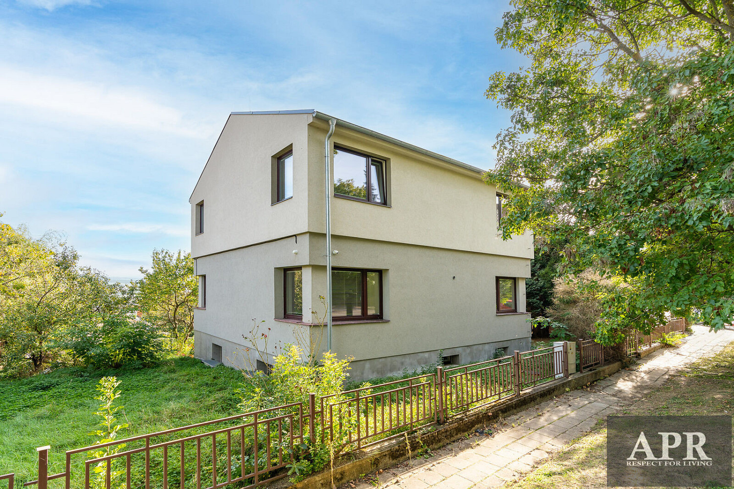 Prodej domu 218 m² s pozemkem 101 m²