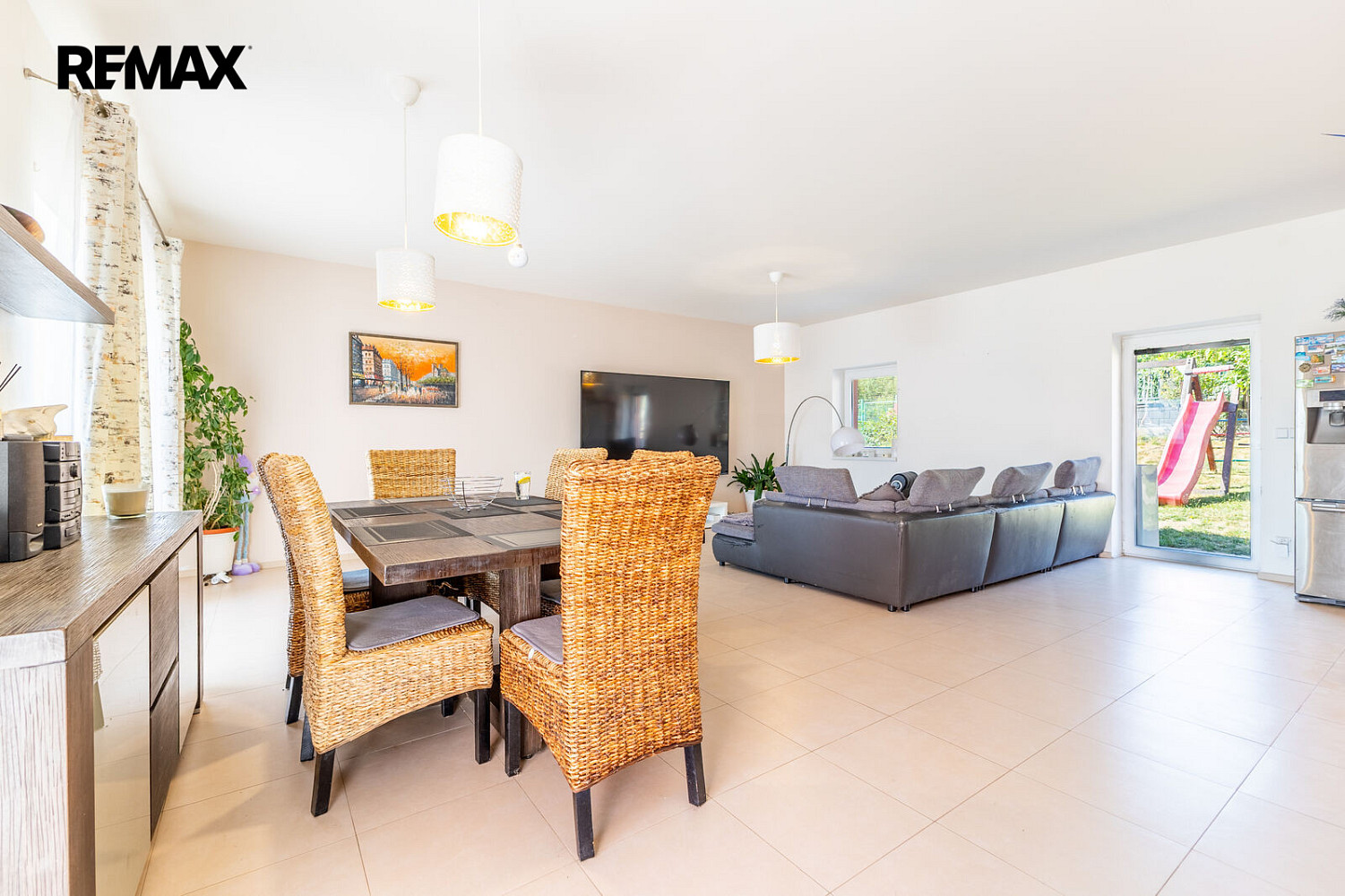 Prodej domu 228 m² s pozemkem 919 m² – fotografie 2