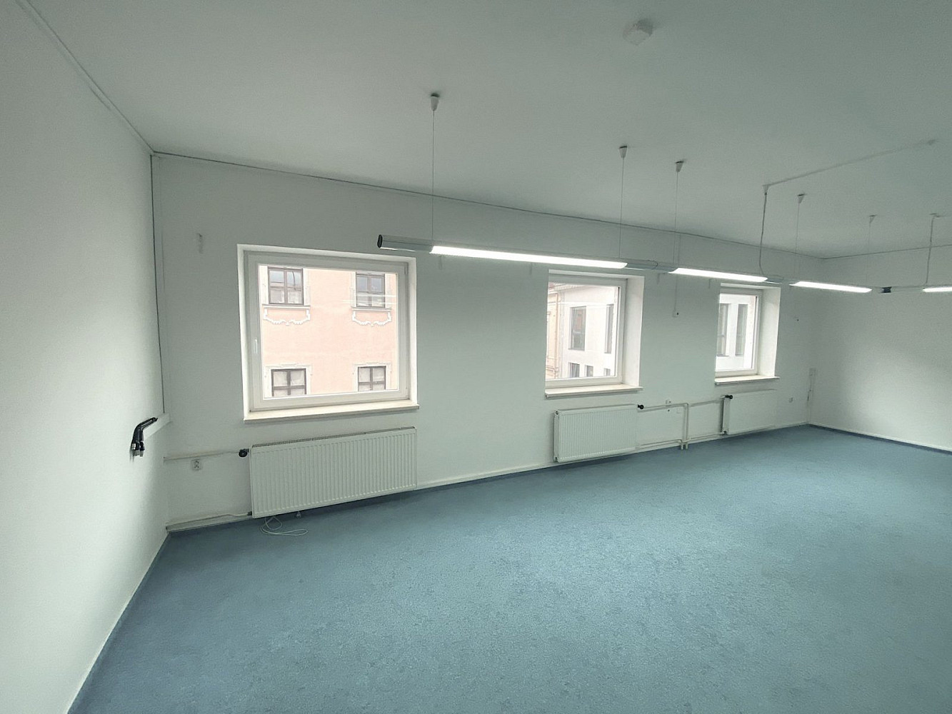 Pronájem obchodních prostor 49 m² – fotografie 2