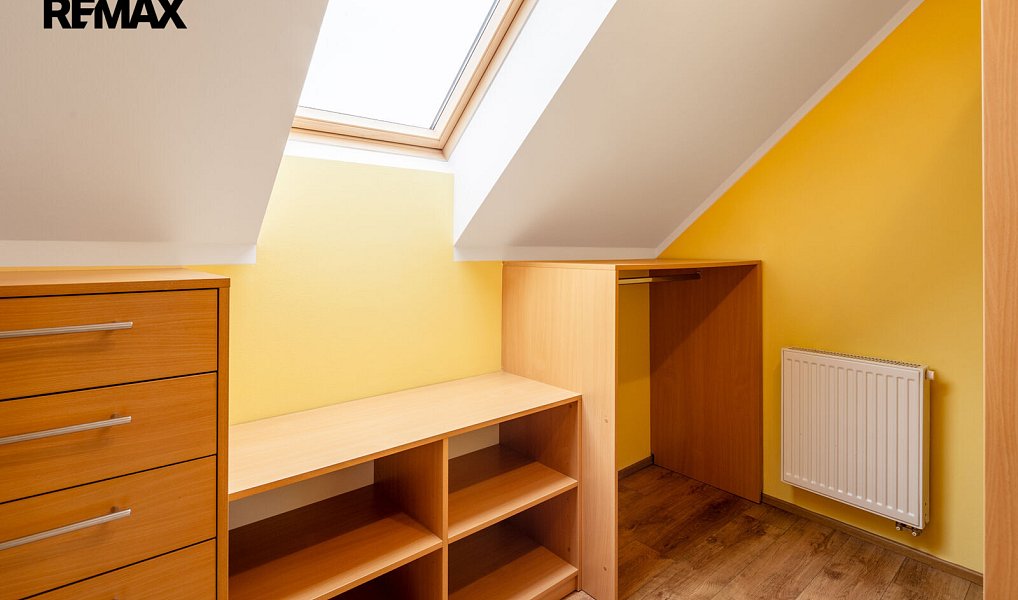 Prodej domu 205 m² s pozemkem 946 m², Jenišov – náhled fotky 14