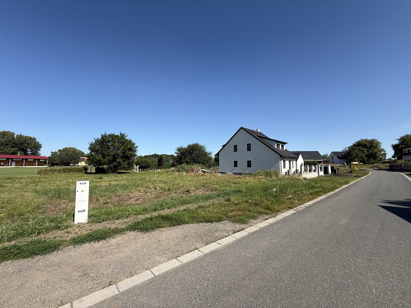 Prodej stavebního pozemku 775 m² – fotografie 2