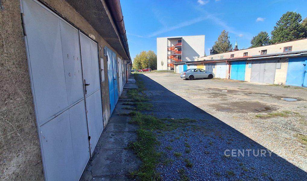 Prodej řadové garáže 22 m2 s elektřinou Nový Jičín, ul. Pod Lipami., Nový Jičín – náhled fotky 2